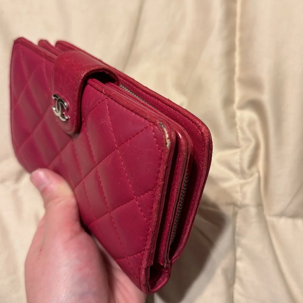 CHANEL • CC French Lambskin Wallet (RARE COLOR) - Picture 10 of 12